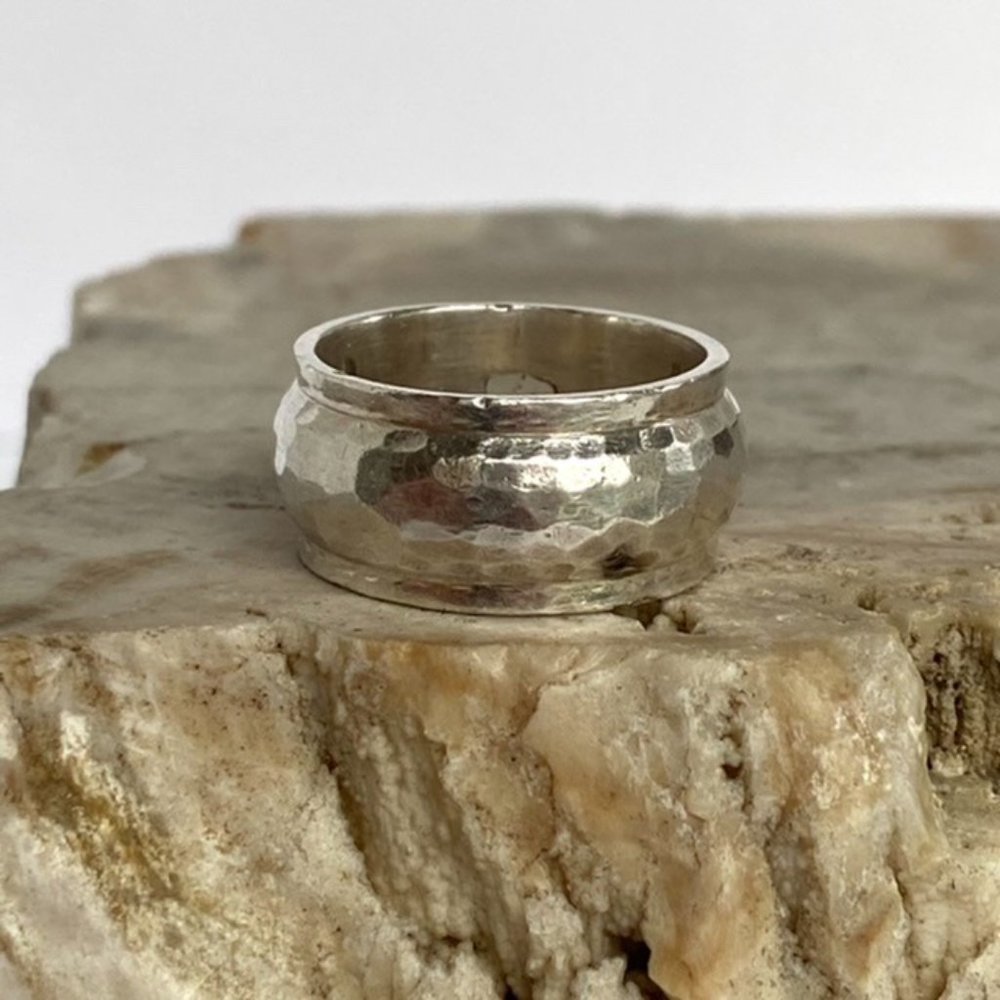 Sterling Silver 925 Cats Eye Quartz Hammered 9MM Wide Cigar Band Ring Sz 6.5 - Picture 7 of 16